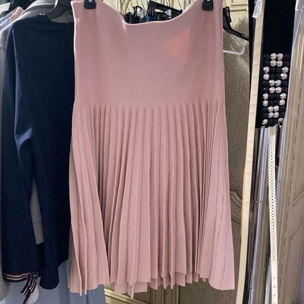 Light pink pleated skirt